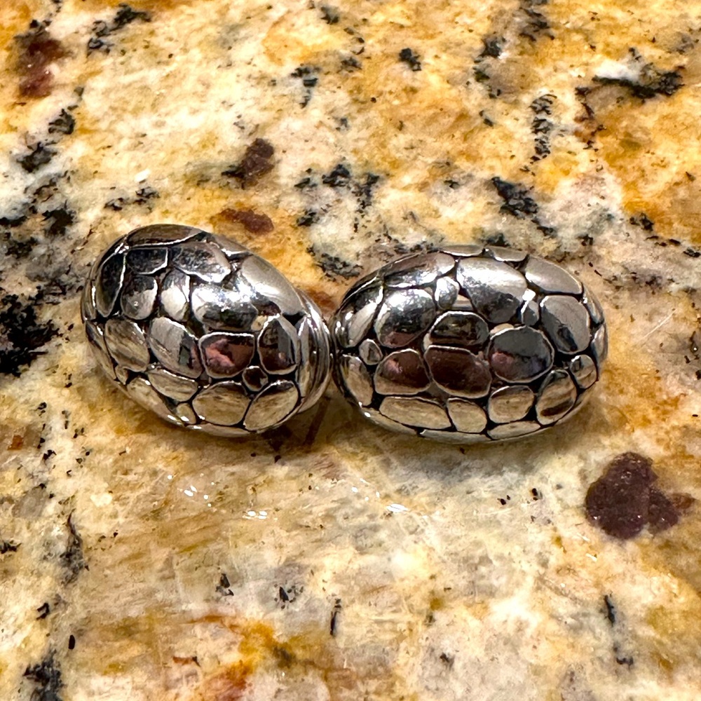 John Hardy look Silver-finish Pebbled earrings